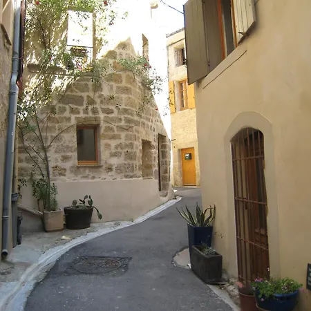 Bed & Breakfast Petite Douillette 3*